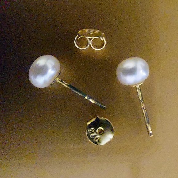 Womens Sterling Silver 14K Gold Plated Handpicked Freshwater Stud Pearl Earrings - Picture 10 of 13